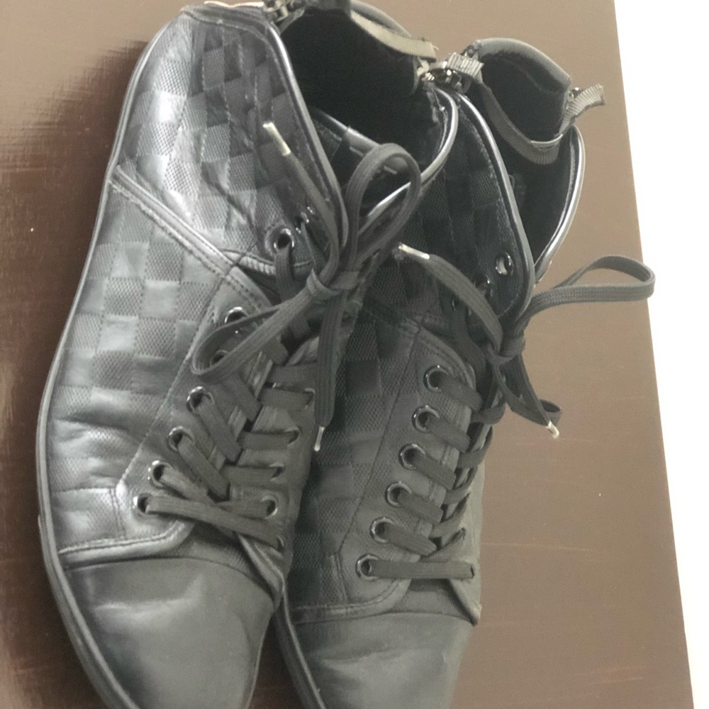 Louis Vuitton Hightop sneakers